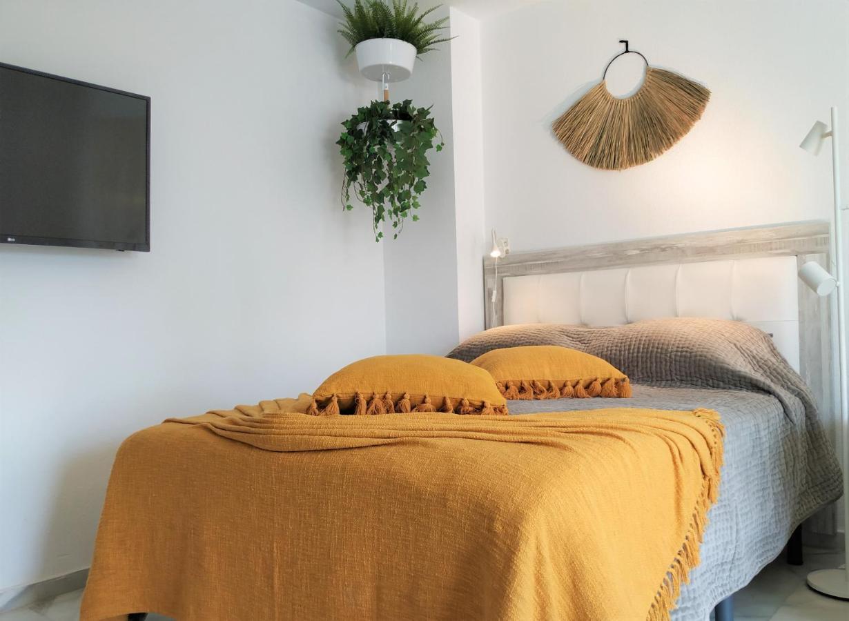 Appartamento Dona Carlota Gardens, Sea Views, Pool, Restaurant Torremolinos Esterno foto
